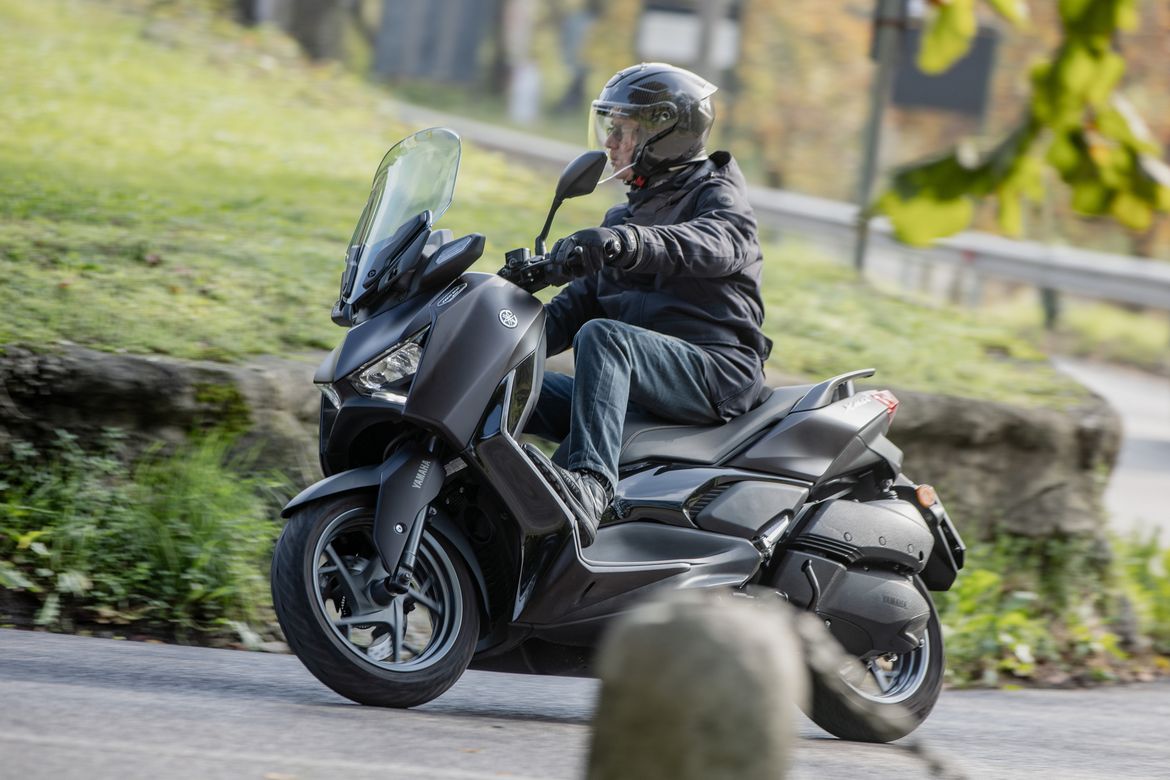 Yamaha XMax 300 Tech MAX – Eleganza urbana